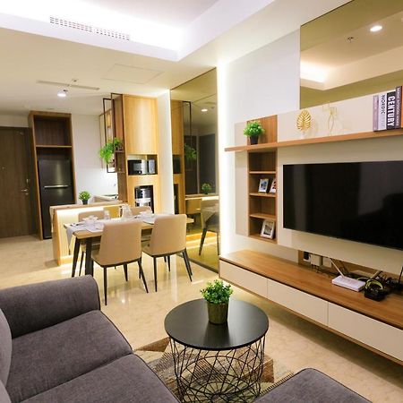 Calma 31 Apartment Makassar Esterno foto