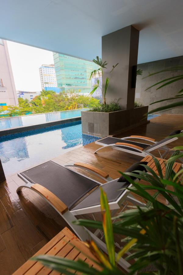 Calma 31 Apartment Makassar Esterno foto