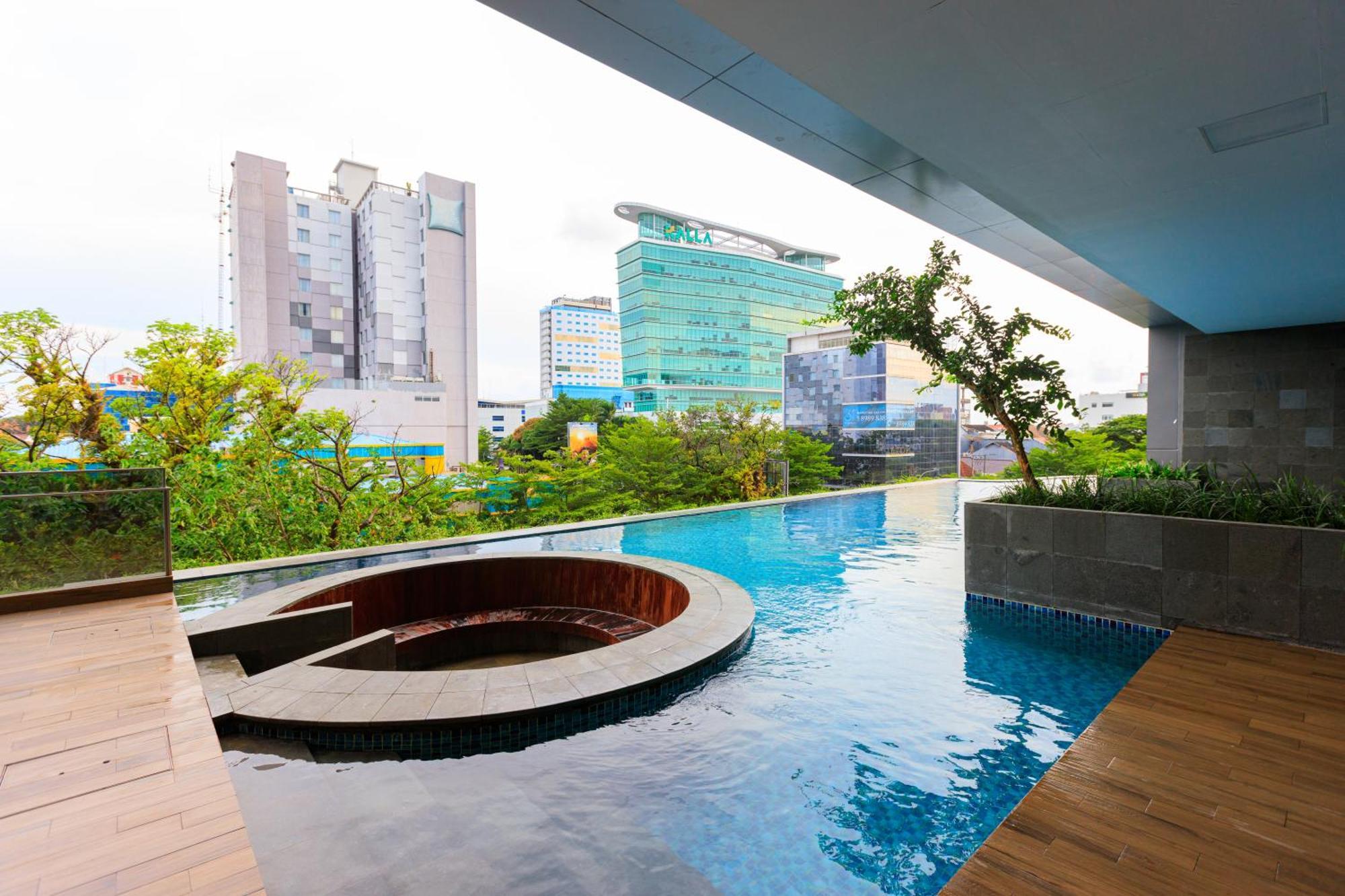 Calma 31 Apartment Makassar Esterno foto